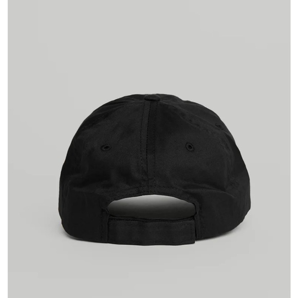ALO Yoga Off-Duty Cap in Black - Picture 2 of 8